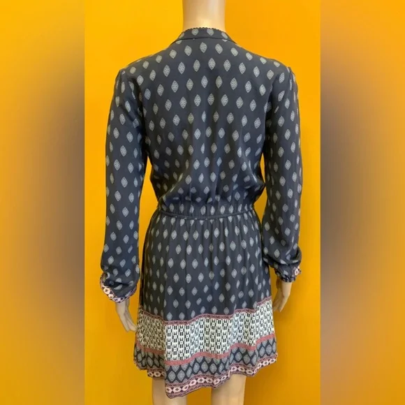 Vanity - Picture 3 of 3